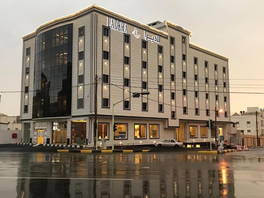 Ladera Hotel Tanomah Exterior photo